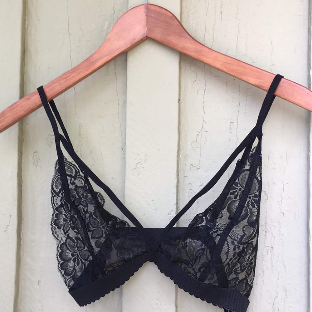 New! Black Lace Strappy Bralette - Picture 3 of 8